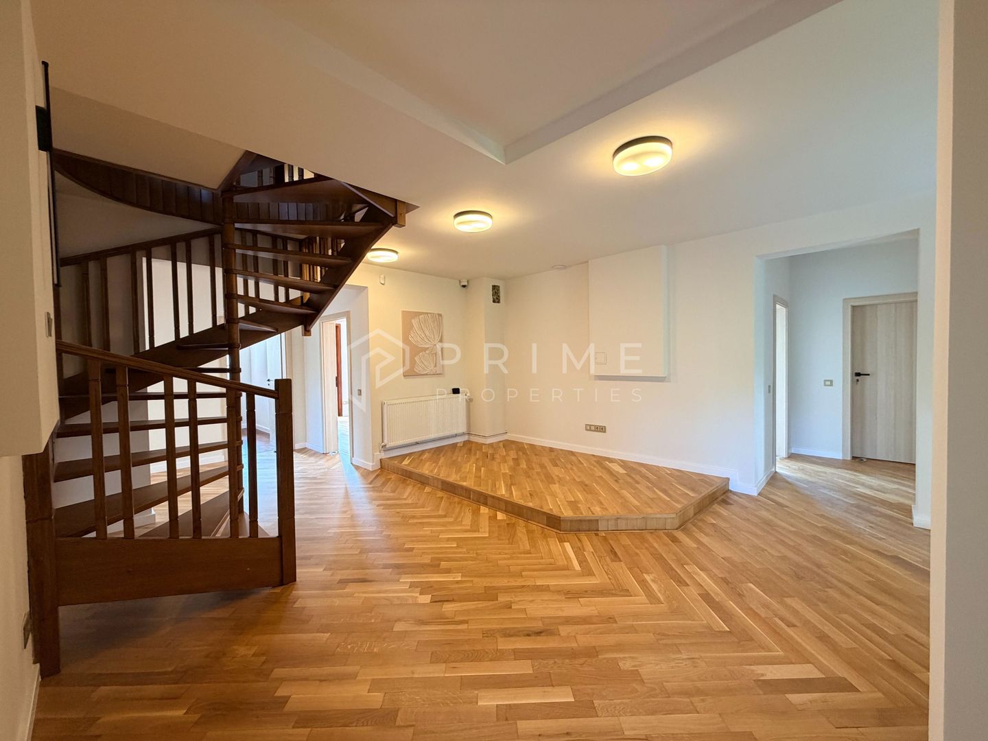 Spațiu de birouri PREMIUM | 160 mp | Vila renovată | Platou | Parcare - Poză 2