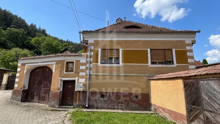 Casă rustică de vânzare în Tilișca, (Marginimea Sibiului) - Poză 1