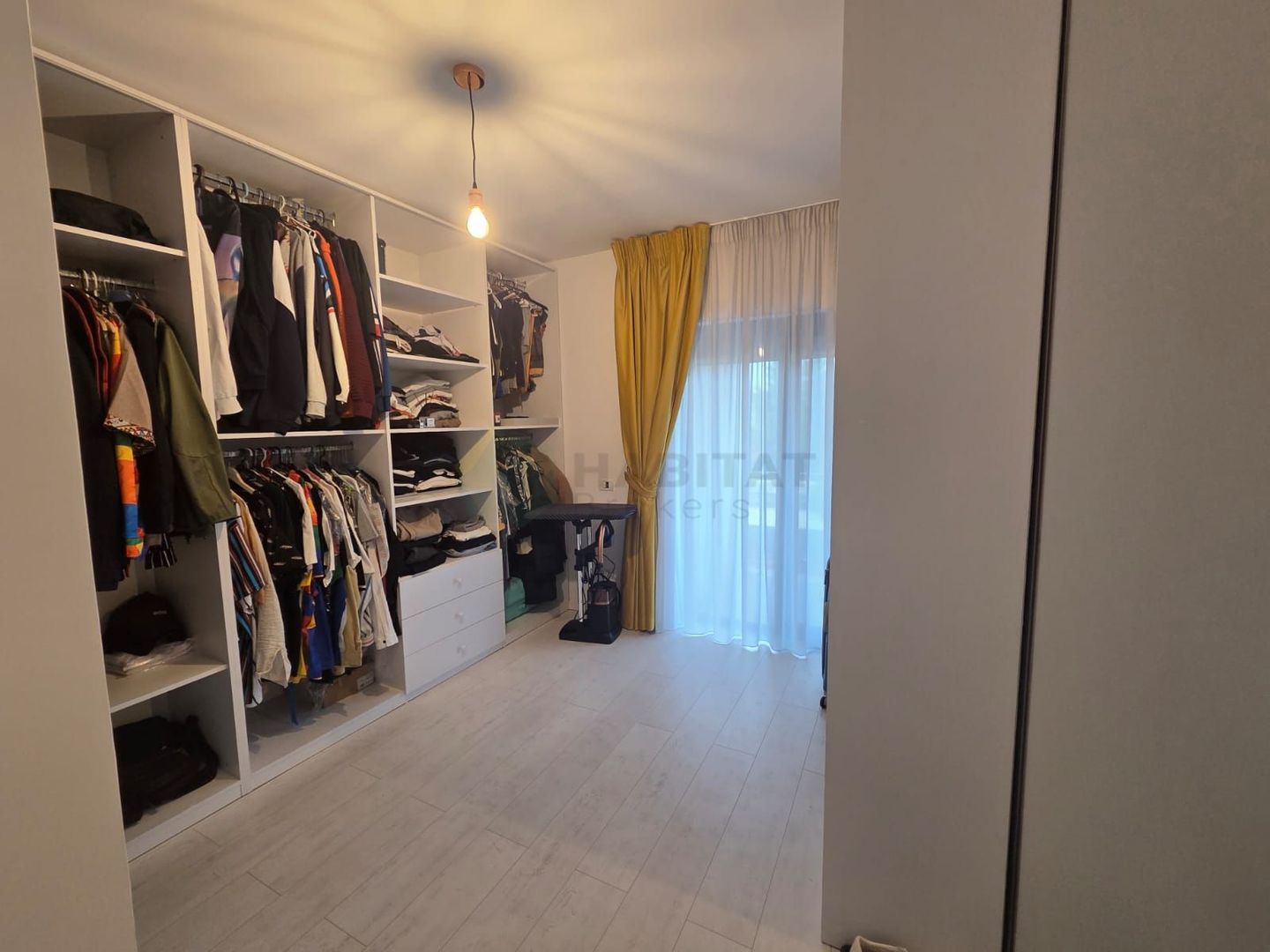 Vilă  cu mansardă, piscină și design modern – Tunari - Poză 22