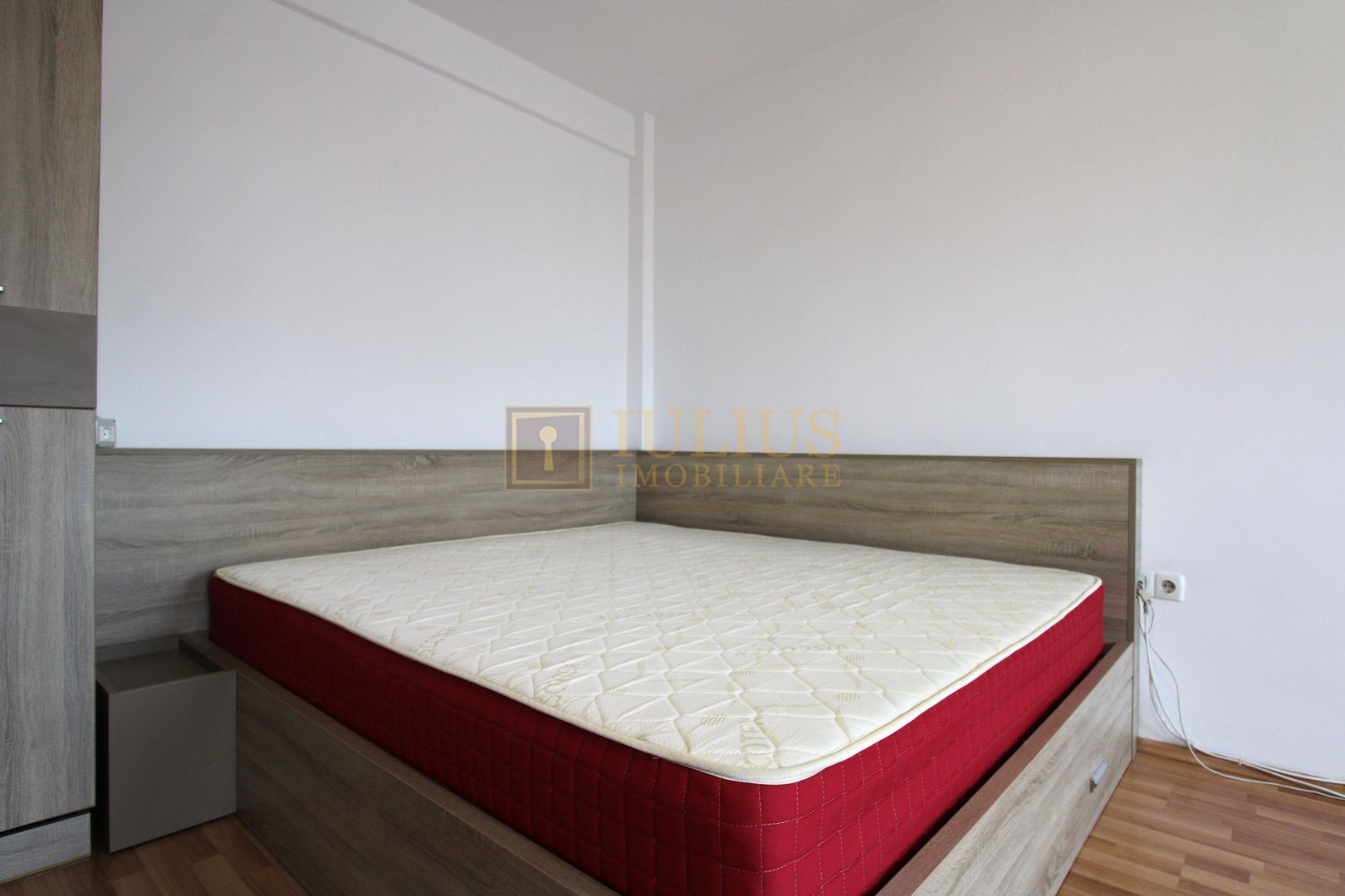 Decomandat, centrala proprie, parcare inclusa. - Poză 3