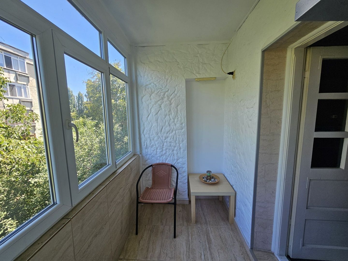 De inchiriat apartament 3 camre 2 bai zona Lujerului/Gorjului - Poză 2