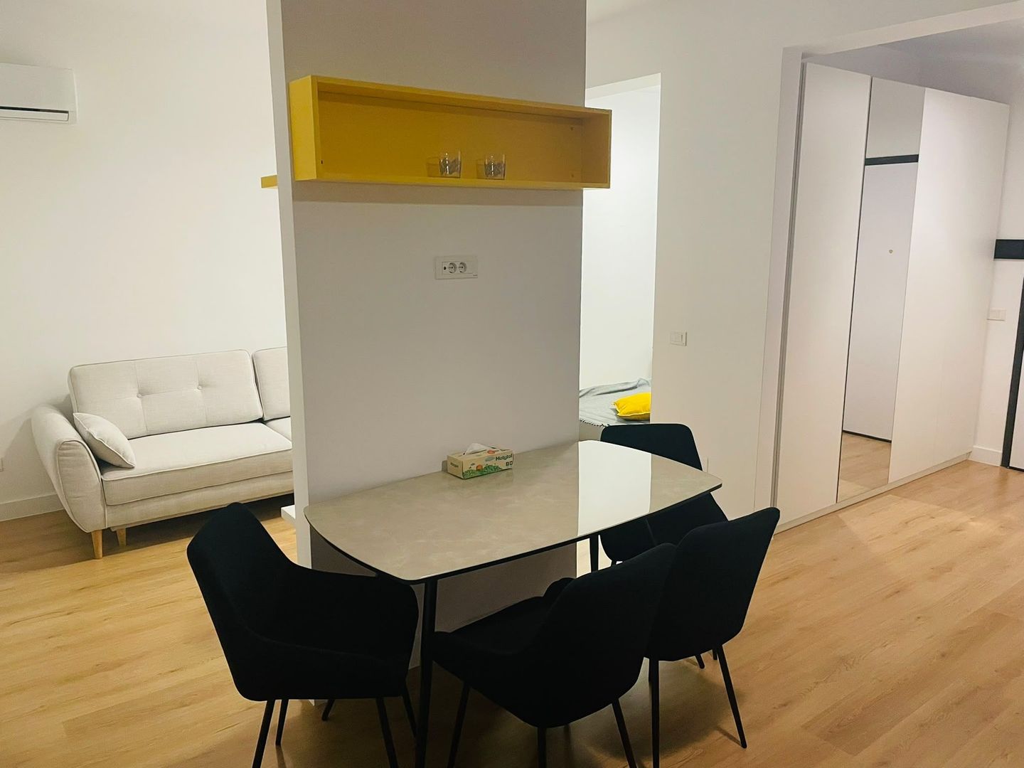 Studio dublu, lux , centrala proprie,terasa, parcare subterana, metrou - Poză 5