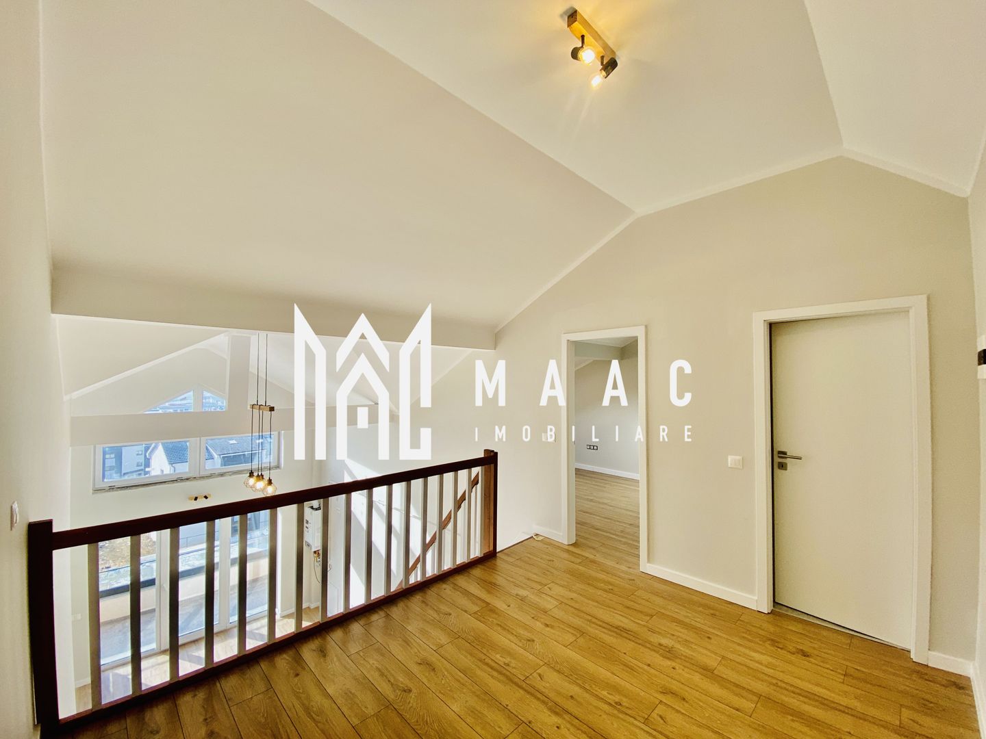 Penthouse pe 2 niveluri I 3 Camere I Balcon I 0% Comision - Poză 1