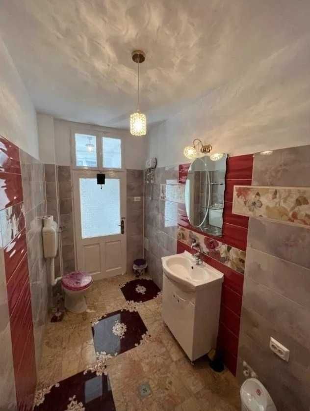 Casa cu garaj, individuala, langa metrou, intersectia Piata Muncii - Poză 7