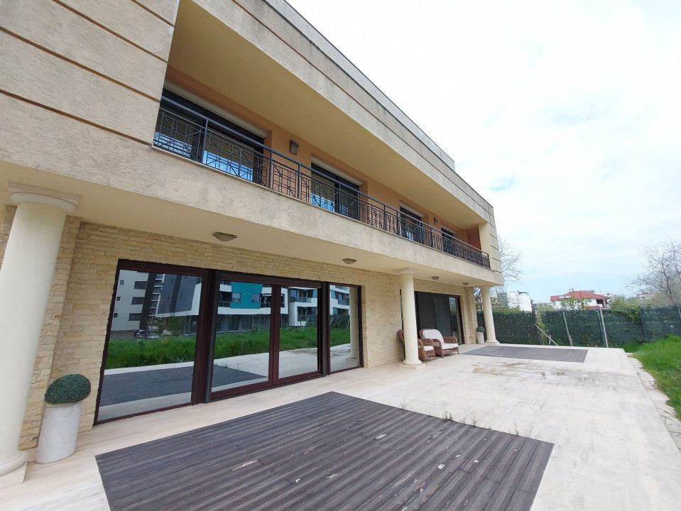Vila de închiriat Mamaia Nord | Kazeboo Beach | Curte 250 mp - Poză 1