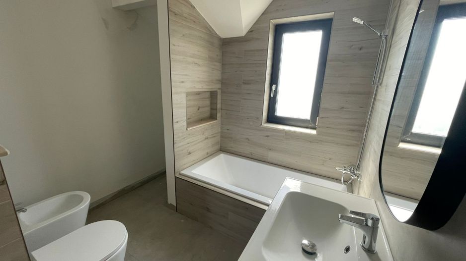 Duplex cu arhitectura deosebita - Mosnita Noua - Poză 13