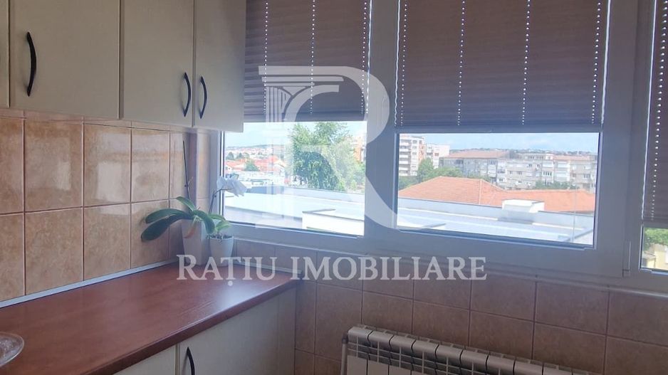Apartament cu 3 camere | Zona Biserica Emanuel | Oradea - Poză 12