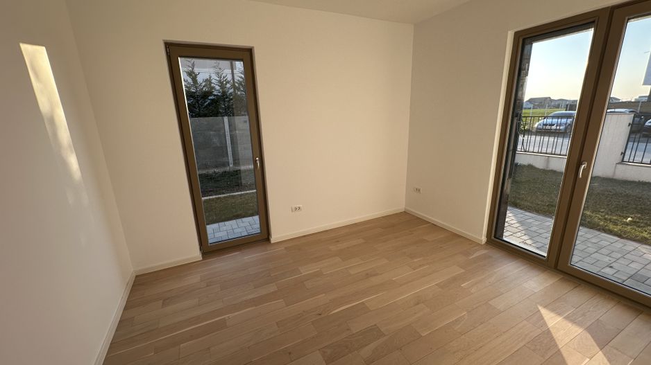 Casa cu 5 camere - Dumbarvita - Poză 12