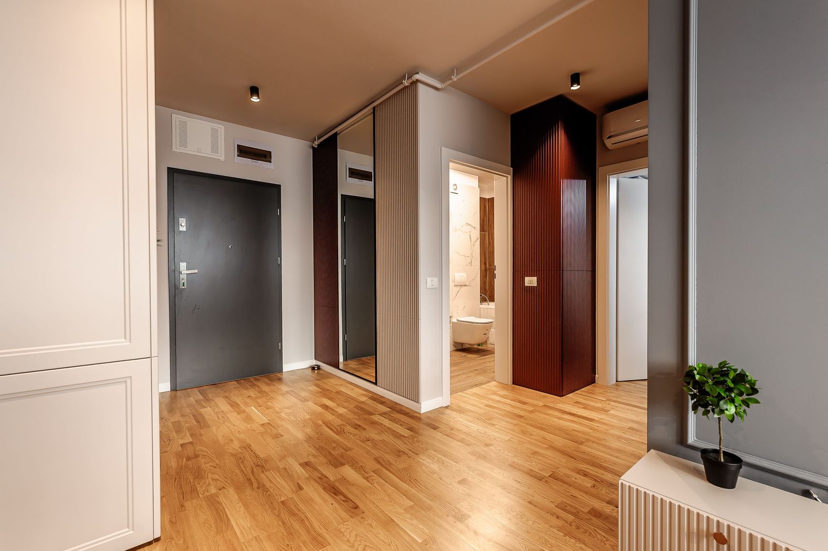 3 camere finisat  la cheie  – 71 mp + parcare subterană - Poză 2