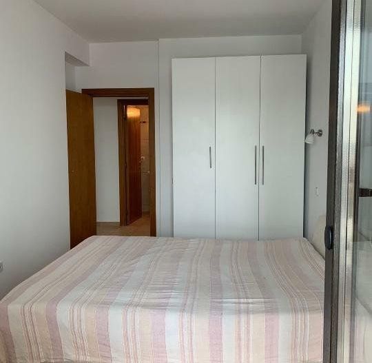 Apartament de Închiriat - 2 Camere, 90mp, Et11/14 Cu Vedere Superbă la Răsărit - Poză 2