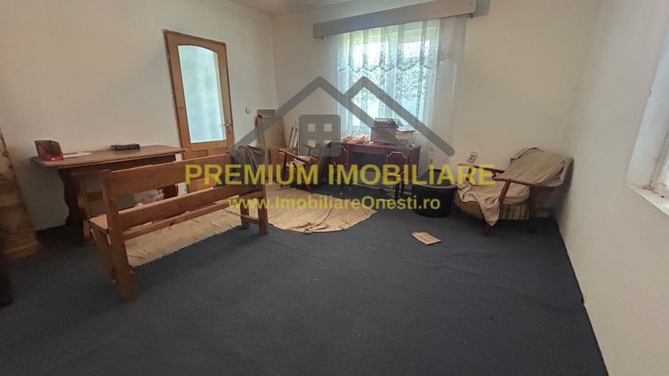 Casă de vânzare în centrul Oituzului, DN11 - Poză 5