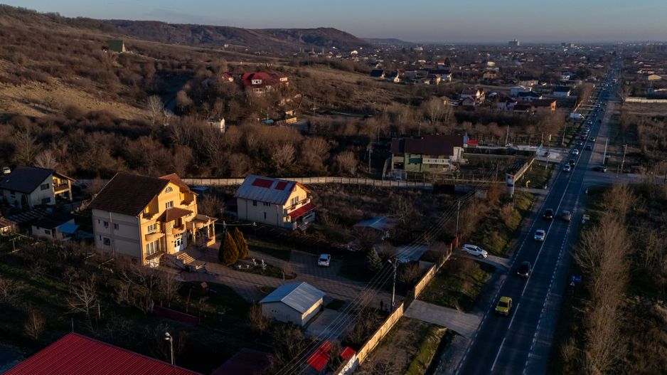 Vila superba | Teren 2300mp | Dealul cu tei | Aninoasa | Doicesti - Poză 2