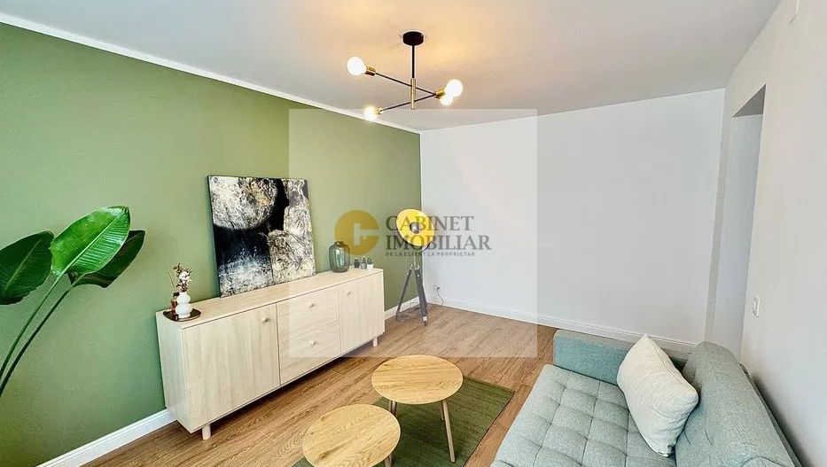 Apartament decomandat 2 camere |  Piata Victoriei - Poză 2