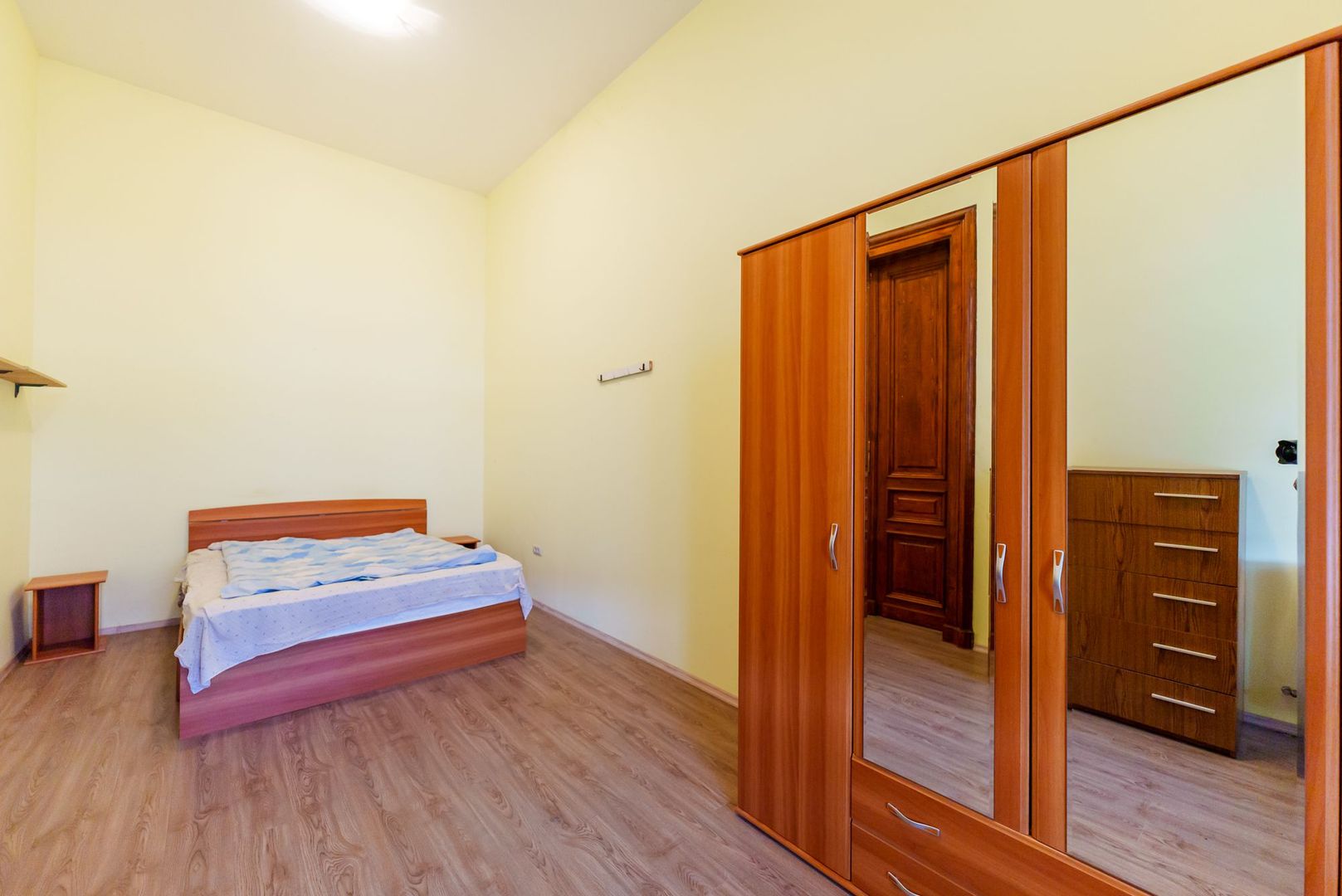 APARTAMENT ULTRACENTRAL CU 2 CAMERE DE ÎNCHIRIAT - Poză 2