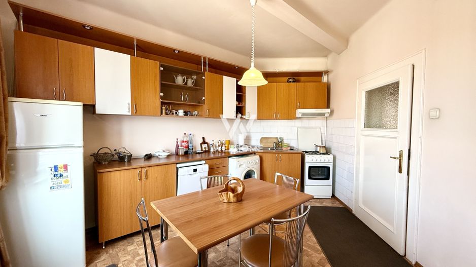 Apartament mobilat si utilat complet, zona centrala, 4 camere, 2 bai - Poză 13
