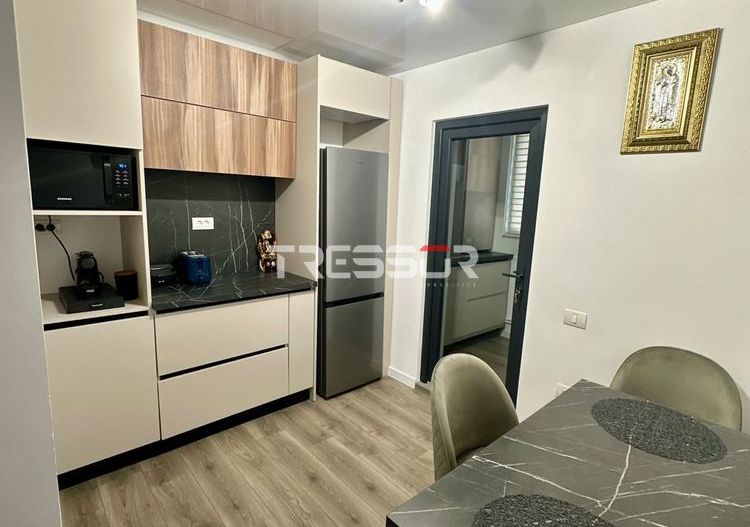 Apartament 3 camere, renovat / mobilat, Poarta 6, Faleza Sud - Poză 3