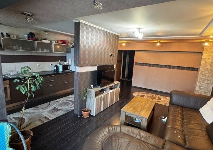 Vanzare apartament 3 camere, zona Ultimul Leu, 72 mp, 115.000 EURO - Poză 1