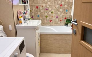 Apartament 3 camere 66 mp utili,balcon,etaj 3/4,parcare,boxă-Astra - Poză 6