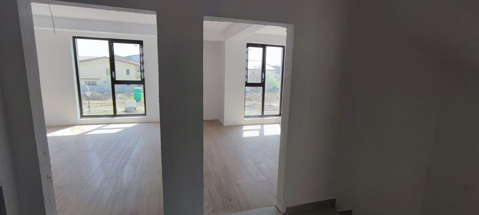 Casa..Vila cu 5 camere de vanzare.......Nord Bragadiru..... - Poză 9