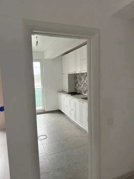 Apartament 3 camere cu curte si 2 parcari subterane zona titan - Poză 2