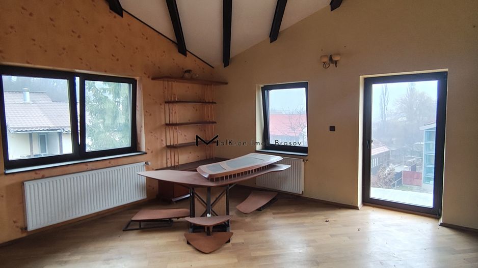 Proprietate amplă cu două case și teren generos, Brașov – str. Cariere - Poză 13