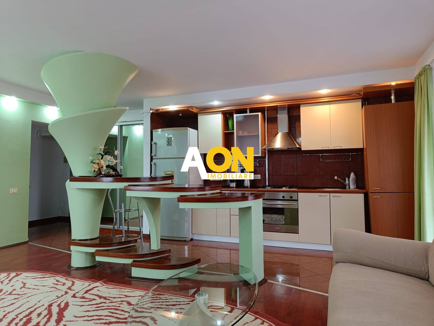 Apartament cu 2 Camere, Etaj Intermediat, Zonă Ultracentrală - Poză 1