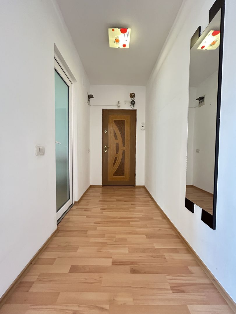 Apartament cu 2 camere de vânzare la mansardă în zona Poarta 6 - Poză 8