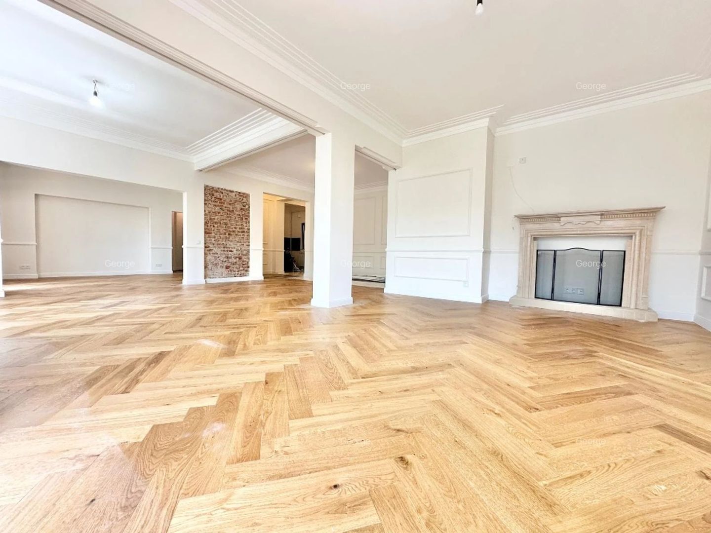 Apartament cu 3 camere decomandat în Universitate - Poză 2