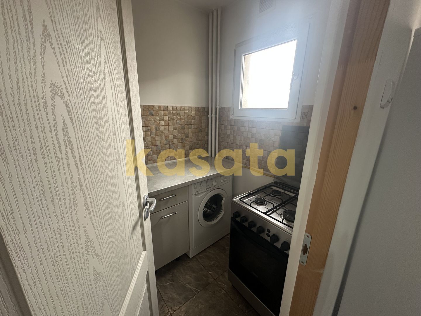 Garsonieră renovată 🏡 | Etaj intermediar 🏢 | Metrou 5 min 🚇 - Poză 5