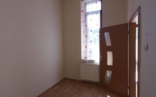 De vanzare apartament cu 3 camere in zona Centrala - Poză 5