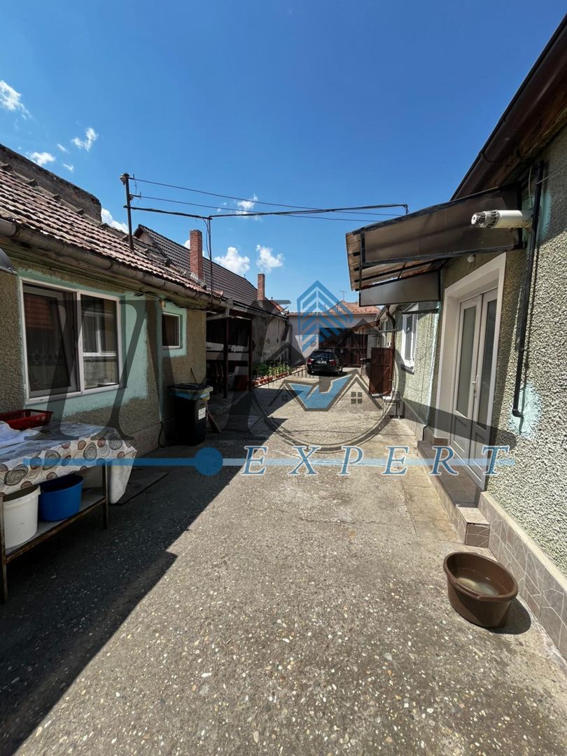 Casa individuală de vânzare in apropiere de centru Sebeș - Poză 9