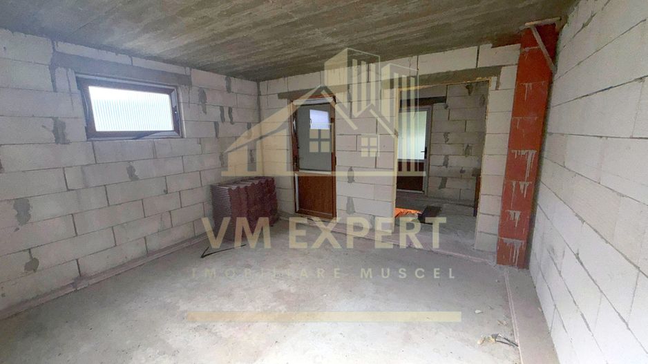 CASĂ 6 CAMERE TEREN 5736 MP LEREȘTI VOINEȘTI ARGEȘ - Poză 9