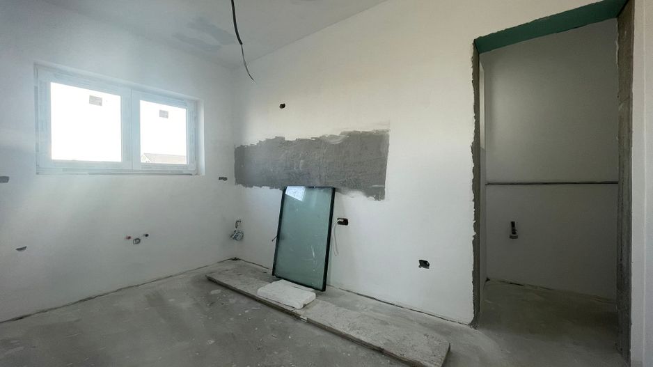 Duplex despartit prin camera tehnica- 5 camere- Mosnita Noua - Poză 4