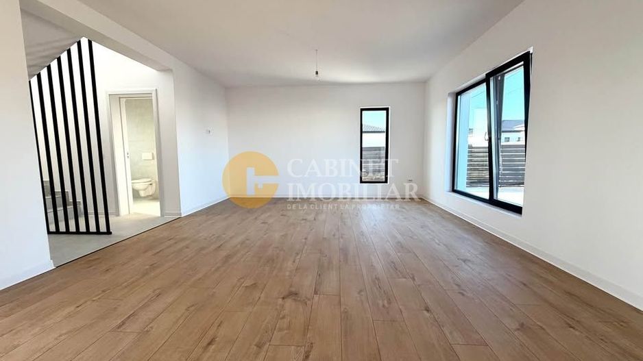 Casa individuala Vorovesti - Finalizata - 4 camere 2 bai - Poză 9