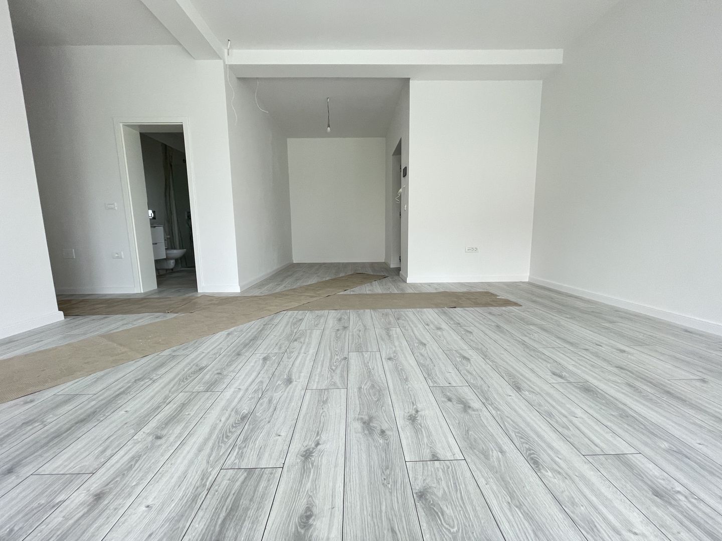 Duplex despărțit prin spațiu tehnic - Poză 2
