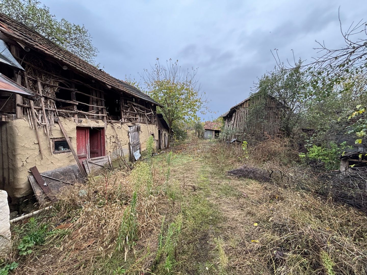 Casă + Teren 1.245 mp aproape de București (Ologeni, Prahova) - Poză 6