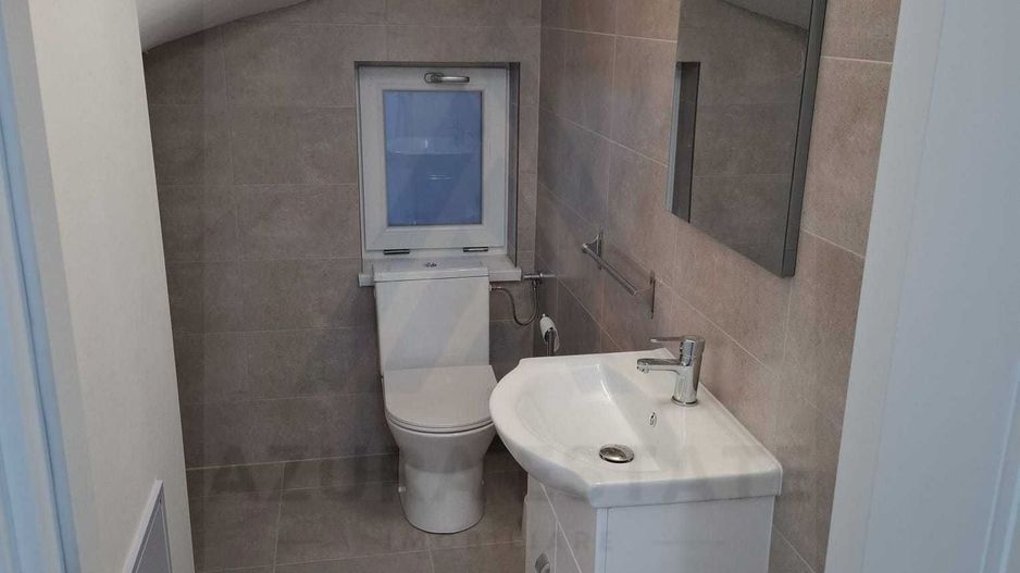 Casă premium prima inchiriere 4 camere 3 bai curte 100 mp Cisnadie - Poză 5