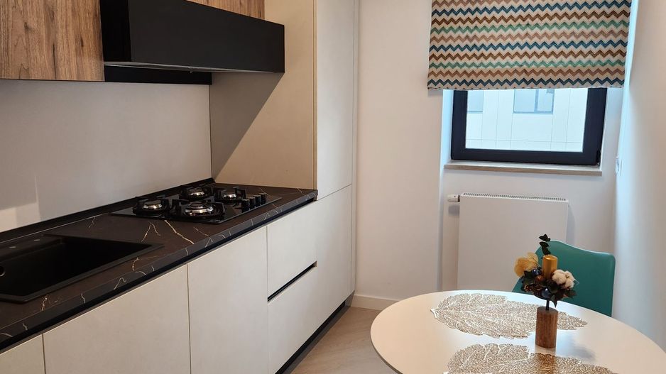 Proprietar inchiriez, studio Cortina North - Poză 3