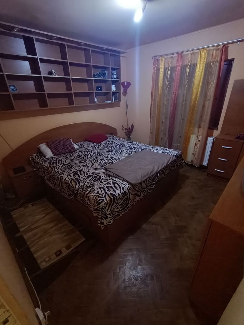 Dambovita | 4 Camere | Decomandat |  Etaj Intermediar. - Poză 1