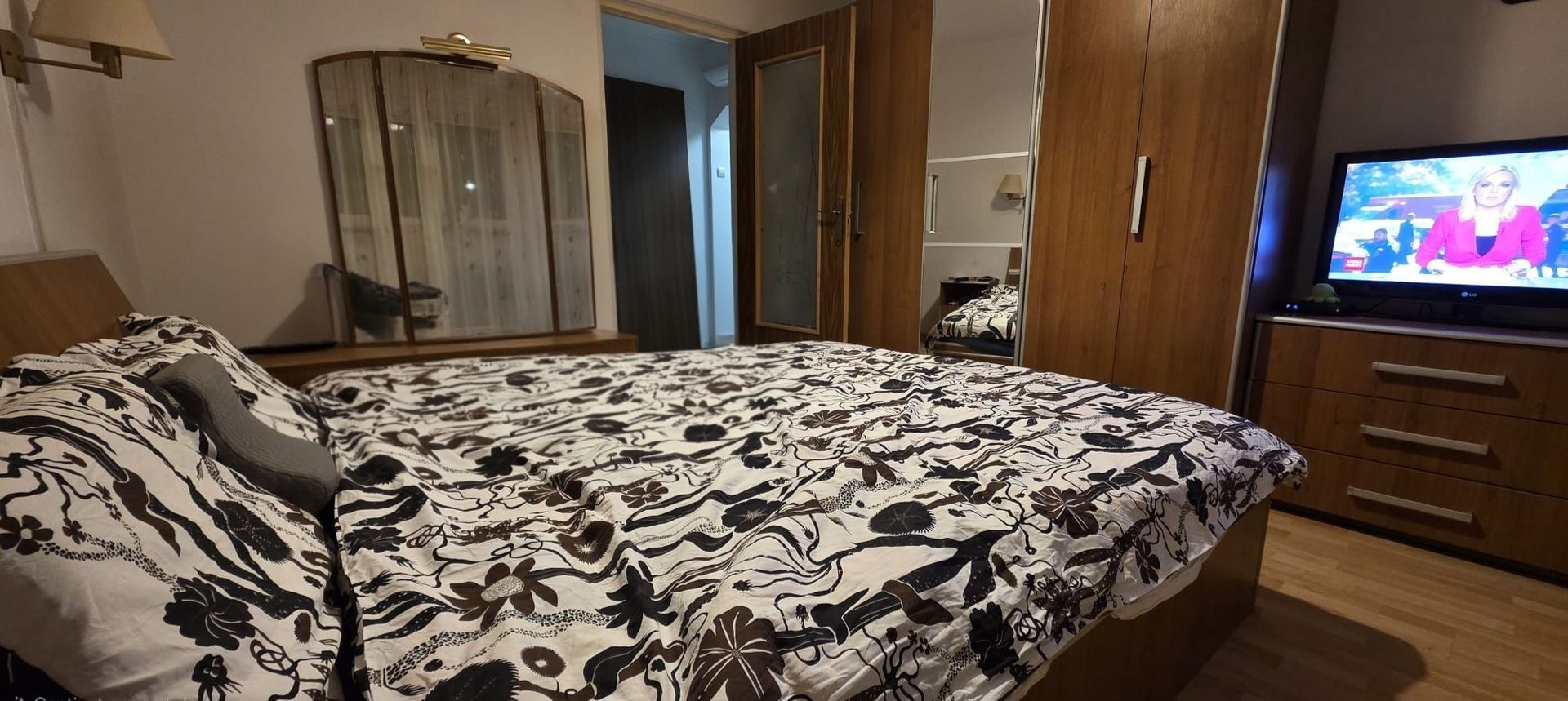Apartament 2 camere ,Sector 4 - Poză 1