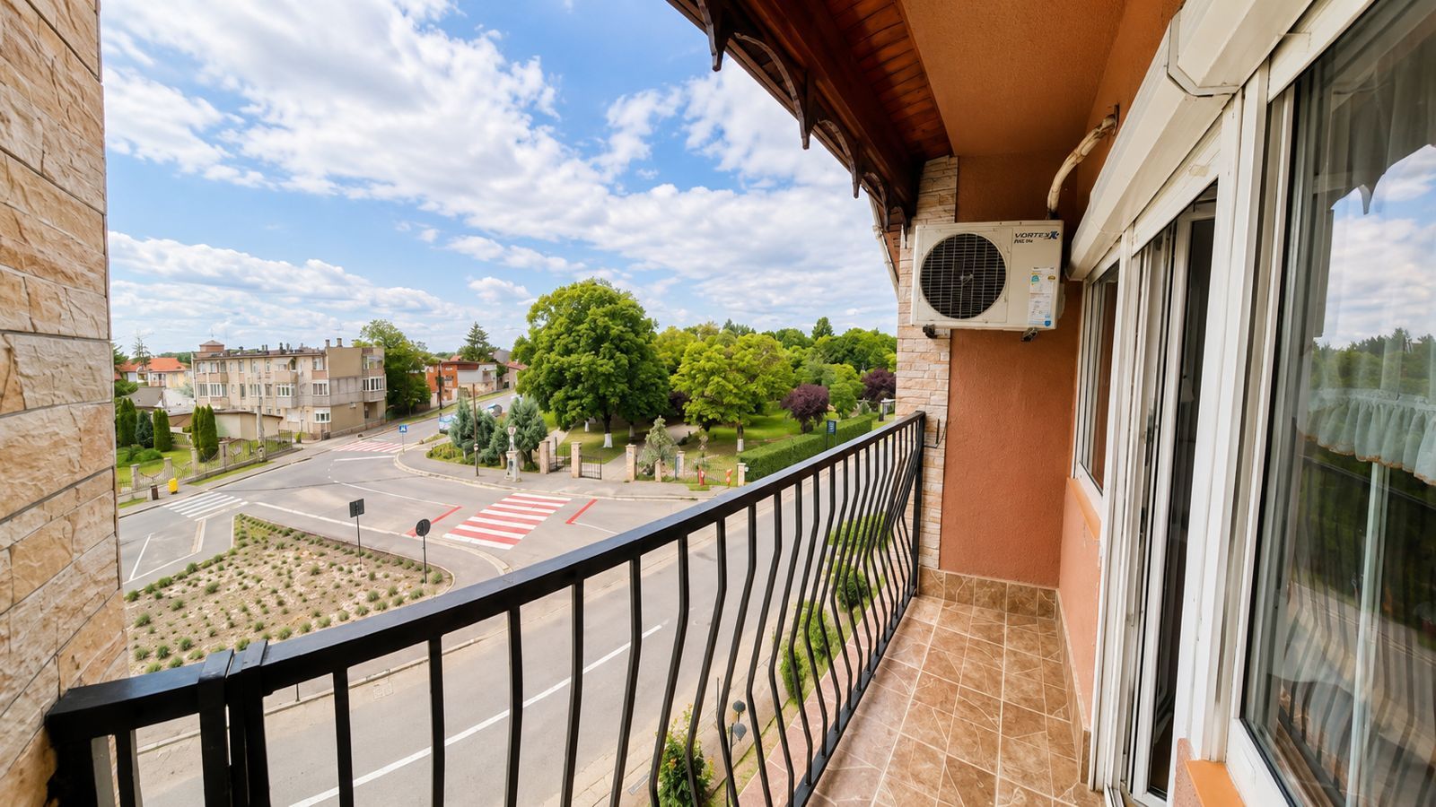 Afacere funcțională - Sală de Evenimente–Motel – Loc. Valea lui Mihai - Poză 18