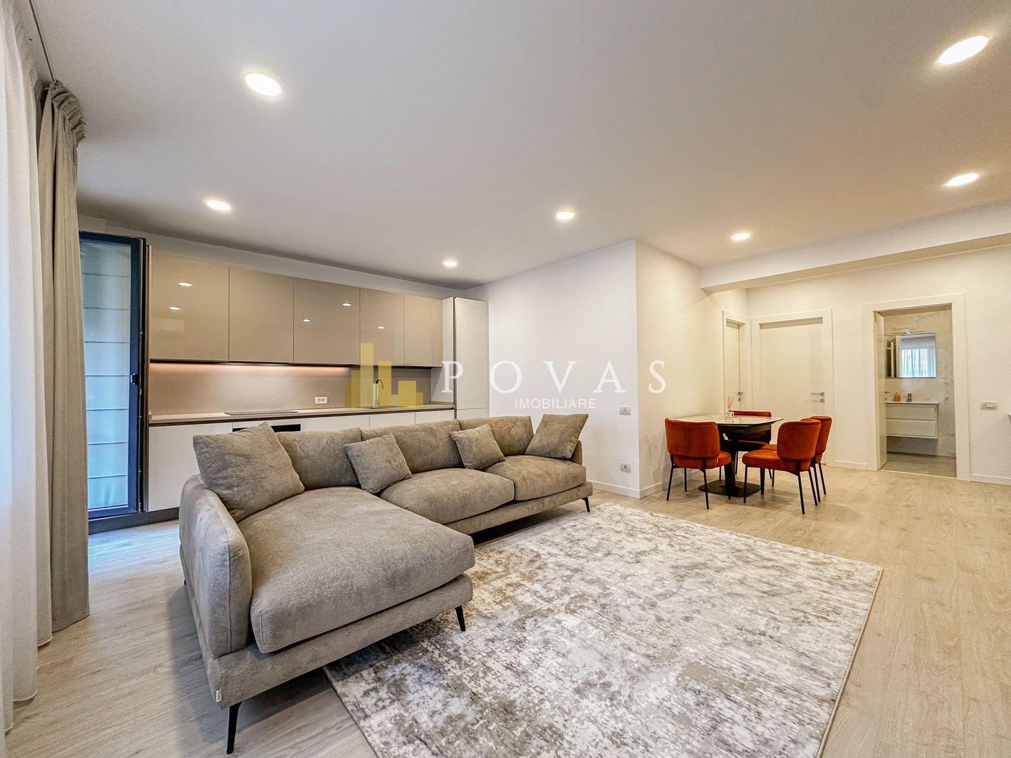 Inchiriere Apartament 3 Camere Residence5 Pipera Rond OMV - Poză 2