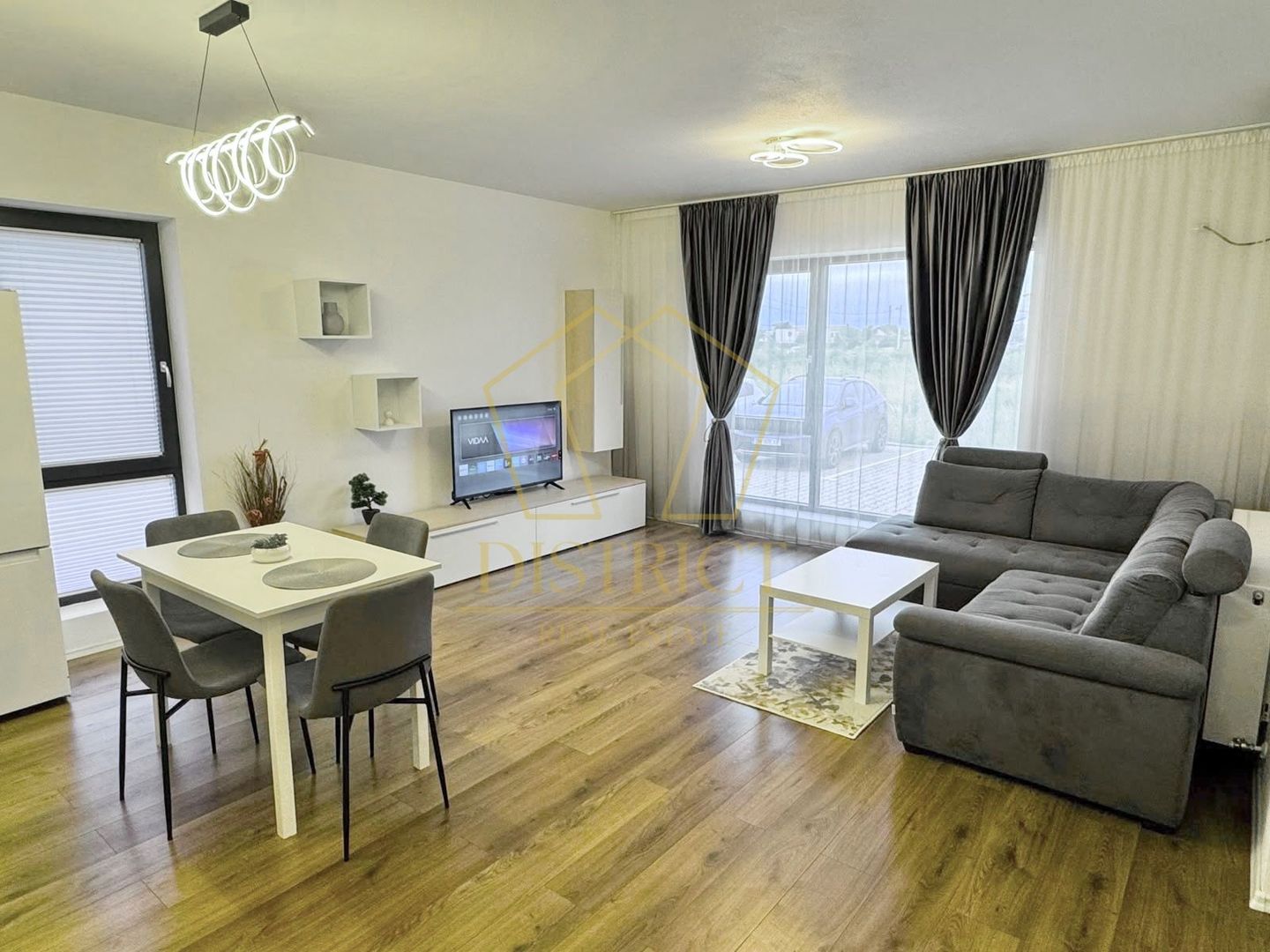 Apartament cu 2 camere mobilat la parter in Giroc zona planetelor la asfalt. - Poză 3
