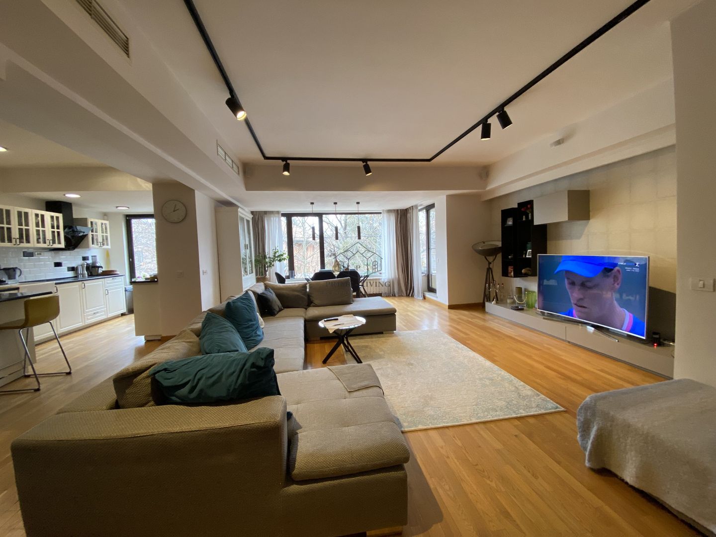 APARTAMENT SUPERB CU 4 DORMITOARE LÂNGĂ PARCUL HERASTRAU - Poză 1