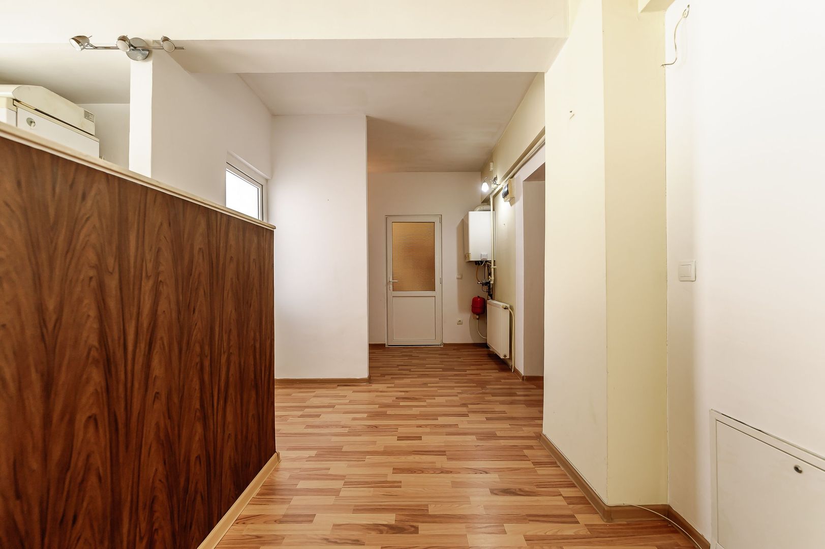 VANDUT Apartament cu 2 camere spațios si luminos - Poză 3