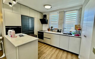 Apartament, parte dintr-un triplex, ultrafinisat, zonă liniștită și view superb! - Poză 10