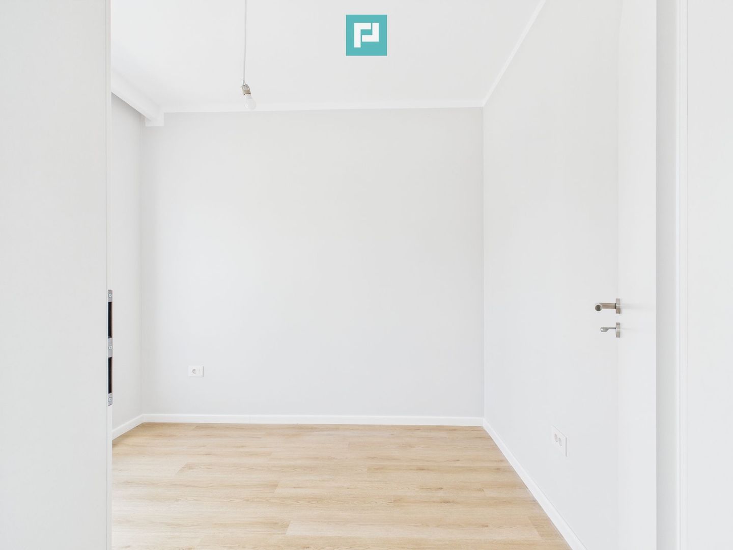 Casă Nouă si Modernă în  Remetea Mare - Poză 9