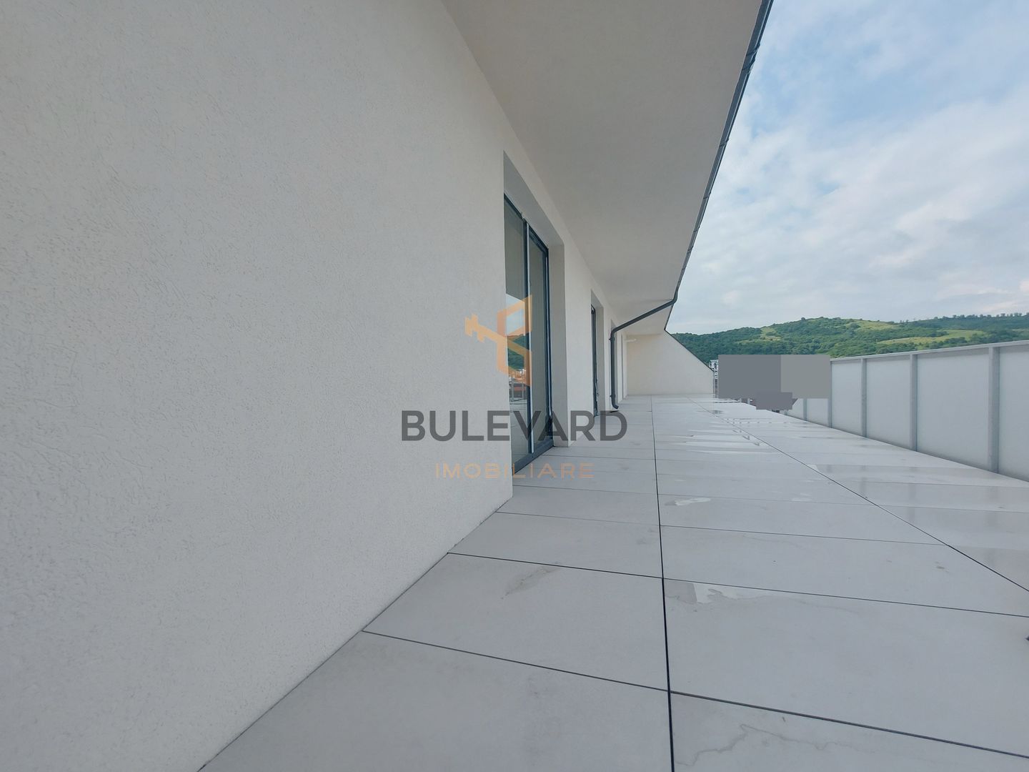 Apartament de tip Penthouse cu terasa de 47 mp! - Poză 1