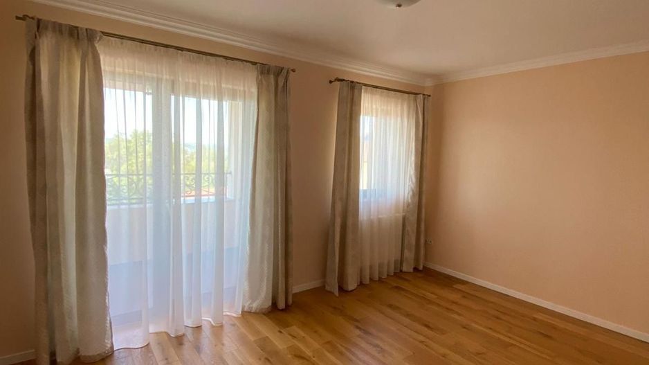 Casa 5 camere,477 mp,1077 mp teren, zona Cornisa,0%comision - Poză 9