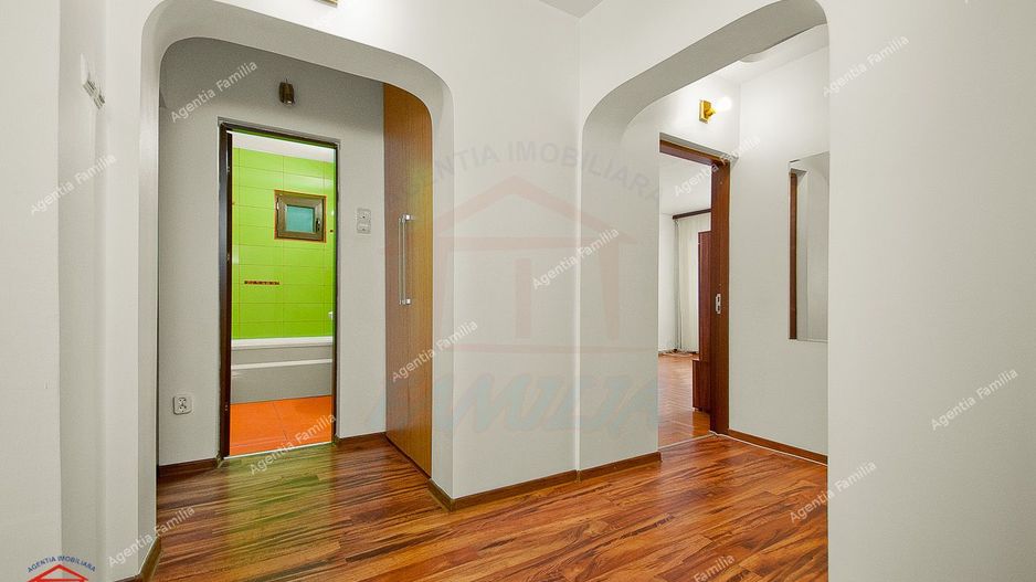 Vanzare apartament cu 2 camere, centru( Egreta, bloc din 90''), parter - Poză 10